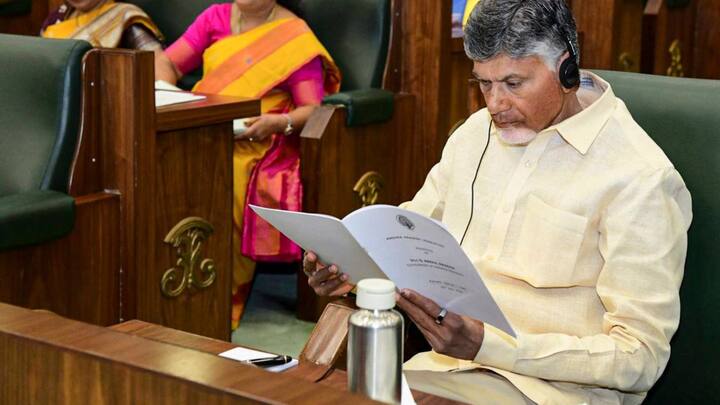 सांसद टीवी की तेलुगु स्ट्रीमिंग का फायदा आंध्र प्रदेश और तेलंगाना के लोगों को होगा, जहां सबसे ज्यादा लोग तेलुगु भाषी हैं. तेलुगु स्ट्रीमिंग शुरू होने से यह तो दिख रहा है कि सरकार टीडीपी को गंभीरता से ले रही है. चंद्रबाबू नायडू की छोटी-छोटी खुशियों और मांगों को ख्याल रखा जा रहा है. बजट के बाद और ज्यादा साफ हो जाएगा की टीडीपी और चंद्रबाबू नायडू का कितना ख्याल रखा गया.