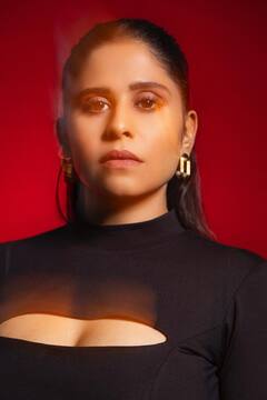 sai tamhankar : ब्लॅकबेरी! सई ताम्हणकरचे बोल्ड अन् ब्युटीफूल फोटो