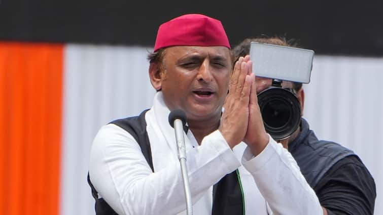 Akhilesh Yadav Winter Discount BJP infighting UP SP Shikhar Sammelan After 'Monsoon Offer', Akhilesh's 'Winter Discount' Amid Rumours Of Rift In BJP In UP