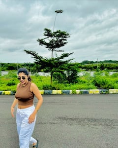 Bandaru Supritha : కూల్ వెదర్​లో కూల్ షేడ్స్ పెట్టుకున్న బండారు సుప్రీత.. లుక్స్​ స్టైలిష్​గా ఉన్నాయిగా