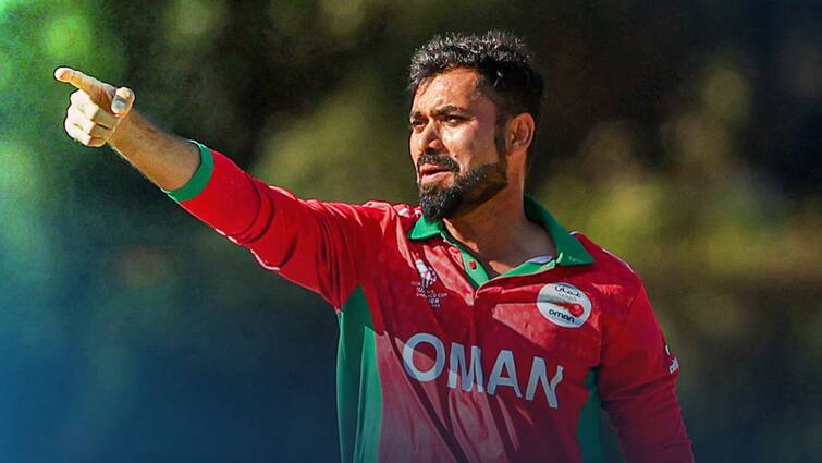 Oman Bowler Bilal Khan fastest 100 ODI wickets among fast bowlers Jasprit Bumrah behind Bilal Khan: न बुमराह और न शाहीन, जो ये नहीं कर पाया वो ओमान के गेंदबाज ने कर दिखाया