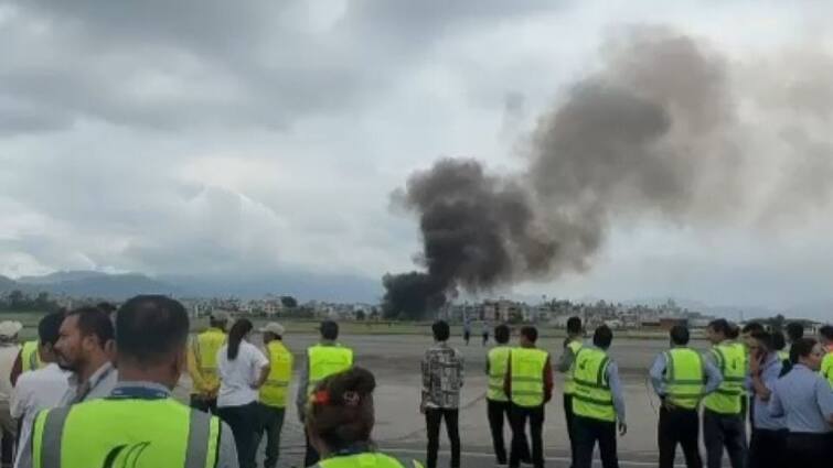 Flight Crashes During Takeoff in Khatmandu Airport Nepal Plane Crash: ఖాట్మండ్ ఎయిర్‌పోర్ట్‌లో ఘోర ప్రమాదం, టేకాఫ్ అవుతుండగా కూలిన విమానం - పైలట్ మినహా 18 మంది మృతి