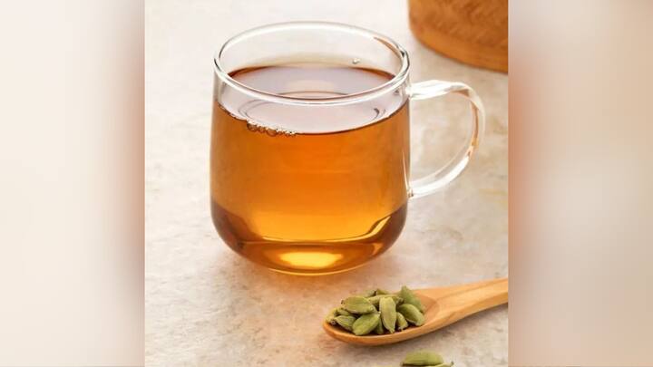 Cardamom: This fragrant spice supports digestion and detoxification which are crucial aspects for maintaining overall well-being during the rainy season. One can add cardamom in milk, or hot chocolate or make a soothing tisane. (Image Source: Pinterest/Stylecraze)
