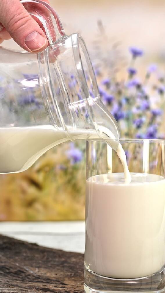 रिकाम्या पोटी दूध पिणे योग्य की अयोग्य!