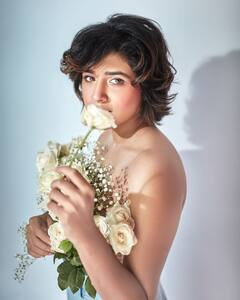 Sanskruti Balgude : दिल गार्डन गार्डन हों गया! मराठी अभिनेत्रीच्या टॉपलेस फोटोंची चर्चा