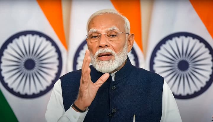 हालांकि, प्रधानमंत्री नरेंद्र मोदी ने इसे विकास के नए बजट पर ले जाने वाला बजट बताया।  उन्होंने कहा कि यह समाज के हर वर्ग को शक्ति देगा।