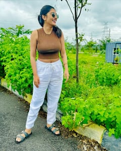 Bandaru Supritha : కూల్ వెదర్​లో కూల్ షేడ్స్ పెట్టుకున్న బండారు సుప్రీత.. లుక్స్​ స్టైలిష్​గా ఉన్నాయిగా