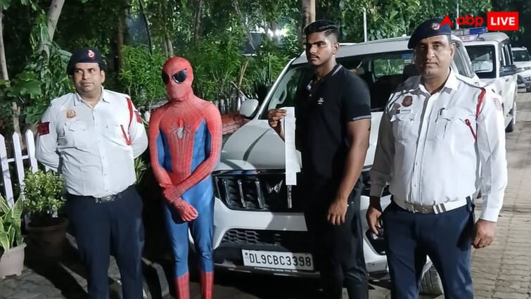 Spiderman doing stunts on the streets of Delhi got caught by the police Viral Post: दिल्ली में गिरफ्तार हुआ 'स्पाइडर मैन', स्कॉर्पियो के बोनट पर बैठकर कर रहा था ये काम