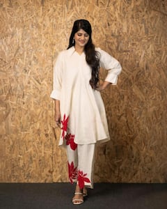 Megha Akash: సోషల్ మీడియాను షేక్ చేసేస్తోంది కానీ సిల్వర్ స్క్రీన్ పై అదృష్టం కలసిరాని బ్యూటీ మేఘా ఆకాష్!