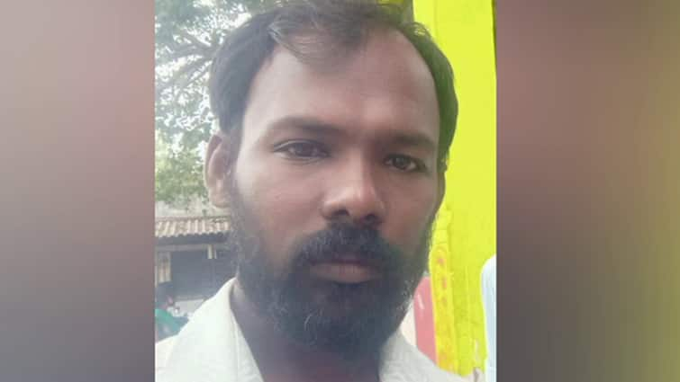 Theni news person who died by suicide relatives blocked the road buying the body near bodi - TNN இறந்த நபருடைய உடலை வாங்காமல் உறவினர்கள் சாலை மறியலால் பரபரப்பு - போடியில் பரபரப்பு