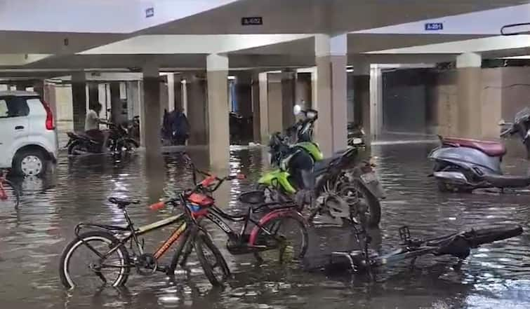 Pune Rain Update News Orange alert issued for heavy rain in Pune district today  पुणेकरांनो सावधान! आज जिल्ह्यात मुसळधार पावसाचा ऑरेंज अलर्ट, गरज असेल तरच बाहेर पडा, प्रशासनाचं आवाहन