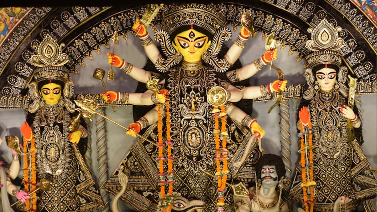 When Is Mahalaya 2024 On Which Vehicle Is Maa Durga Arriving this Year Durga Puja Dates Mahalaya History Significance When Is Mahalaya 2024? Know On Which Vehicle Maa Durga Is Arriving This Year, And Durga Puja Dates