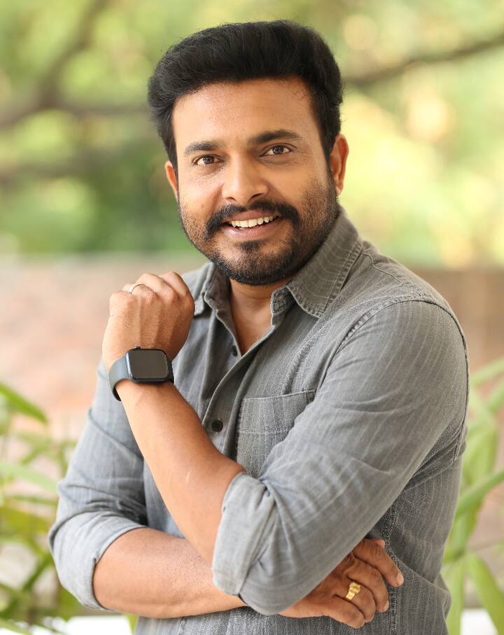 'గెటప్' శ్రీను సరసన అంకిత కరత్ కథానాయికగా నటించిన ఈ సినిమాలో ఆనంద చక్రపాణి, 'మిర్చి' హేమంత్ తదితరులు కీలక పాత్రల్లో నటించారు. ఈ చిత్రానికి కృష్ణమాచారి రచయిత, దర్శకుడు.