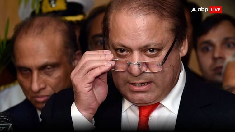 Nawaz Sharif son-in-law Big revelation Pakistani Army officers had touched the feet of Nawaz Sharif to call him back from London Pakistan News: नवाज शरीफ के दामाद का बड़ा खुलासा, 'पांव पकड़ने' लंदन गए थे पाकिस्तानी सेना के अधिकारी