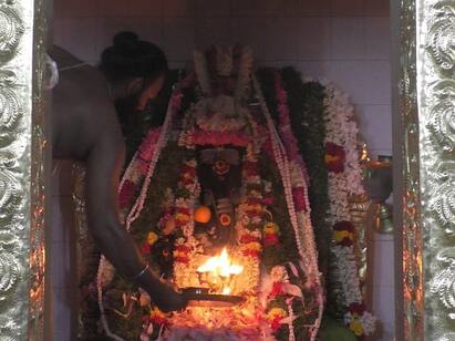 Annasalai Sri Karpaka Vinayagar Temple Special Abhishekam ஆடி மாத சங்கடஹரா சதுர்த்தி விழா: கரூர் கற்பக விநாயகர் ஆலயத்தில் சிறப்பு அபிஷேகம்