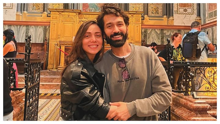 Nakuul Mehta, known for his role in ‘Bade Achhe Lagte Hain 2,’ is currently on a delightful vacation with his wife, Jankee Parekh, in London.