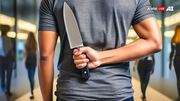 Malda University of Gour Banga Man stabs woman then tries to kill himself too Malda News: ক্যাম্পাসে ঢুকে ছাত্রীকে কোপ, পরে আত্মঘাতী হওয়ার চেষ্টা যুবকের, গৌড়বঙ্গ বিশ্ববিদ্যালয়ে