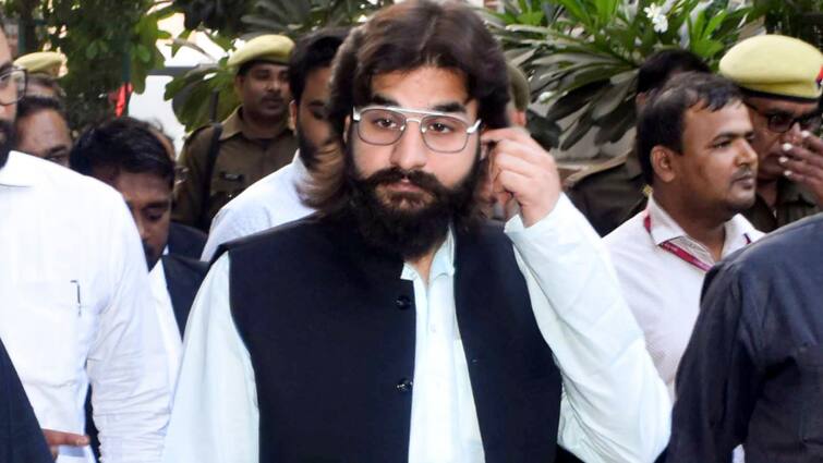 Abbas Ansari will not be able to go to Mau even after coming out of jail Abbas Ansari News: जेल से बाहर आकर भी ये काम नहीं कर पाएंगे अब्बास अंसारी, लेनी पड़ेगी परमिशन