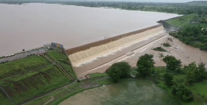 Monsoon: મધ્ય ગુજરાતમાં મેઘરાજાએ ધારદાર બેટિંગ કરી છે, એક જ દિવસમાં વરસાદે તાબહીના દ્રશ્યો સર્જયા છે, છેલ્લા 24 કલાકમાં ગુજરાતમાં સૌથી વધુ વરસાદ આણંદ જિલ્લાના બોરસદમાં ખાબક્યો છે.