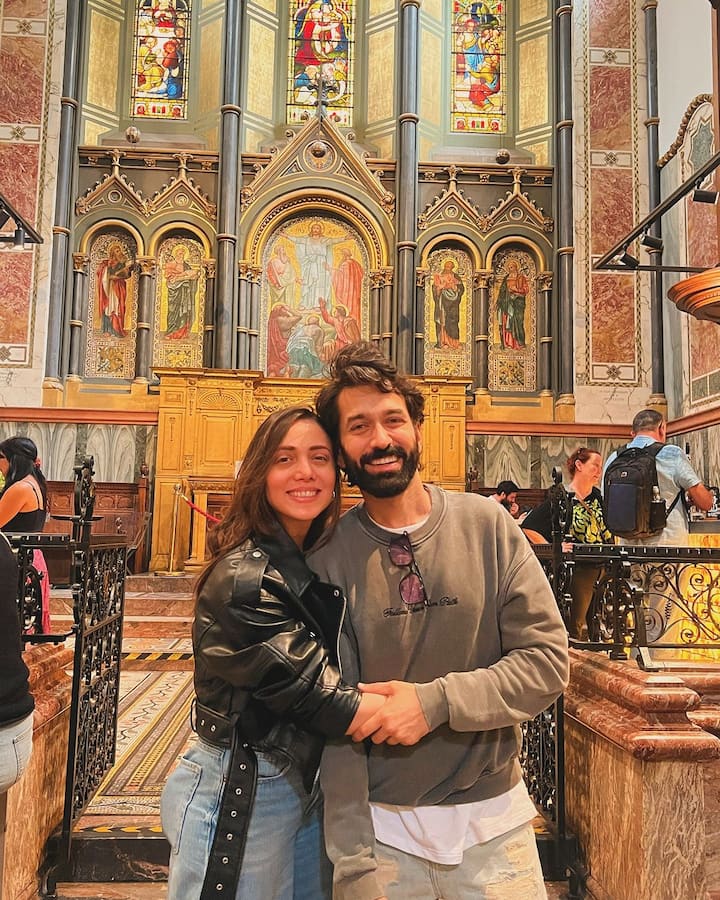 In their latest Instagram update, Nakuul and Jankee are seen making the most of their time in the city.