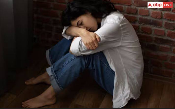 WHO ਦੀ ਰਿਪੋਰਟ ਮੁਤਾਬਕ ਹਰ ਸਾਲ ਦੁਨੀਆ ਭਰ ਵਿੱਚ 70 ਲੱਖ ਲੋਕ ਖੁਦਕੁਸ਼ੀ ਕਰਦੇ ਹਨ। ਇਨ੍ਹਾਂ ਵਿੱਚੋਂ ਹਰ 8 ਵਿੱਚੋਂ ਇੱਕ ਵਿਅਕਤੀ ਡਿਪਰੈਸ਼ਨ ਕਾਰਨ ਖੁਦਕੁਸ਼ੀ ਕਰ ਲੈਂਦਾ ਹੈ।