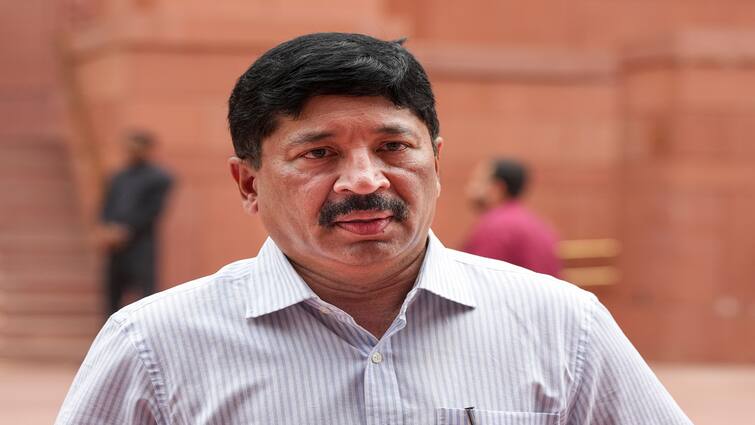 DMK MP Dayanidhi Maran Raises Flight Ticket Issue In Lok Sabha Speaker Om Birla Concern DMK सांसद को 93 हजार में मिला फ्लाइट टिकट, लोकसभा में उठा मुद्दा, स्पीकर ओम बिरला ने जताई चिंता