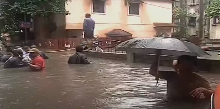 निंबज नगर, एकता नगर परिसरातील घरं पूर्णत: पाण्याखाली गेले आहेत.