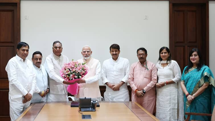 Delhi All 7 BJP MPs meet PM Narendra Modi They discussed Assembly Election 2025 and many issues Delhi: दिल्ली के सभी 7 BJP सांसदों ने PM मोदी से की मुलाकात, विधानसभा चुनाव से पहले दिए गए ये निर्देश