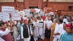 Akhilesh Yadav: क्या कांग्रेस-सपा में सबकुछ ठीक नहीं, अखिलेश बोले- मैं कांग्रेस के लाइन पर नहीं बल्कि...