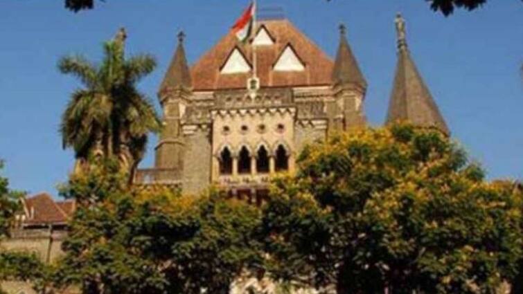 Bombay High Court on Wednesday dismisses a case of hurting religious sentiments on a WhatsApp group Bombay High Court News: वॉट्सऐप मैसेज एन्क्रिप्टेड और उन्हें... पैगंबर मोहम्मद पर कमेंट वाले मामले को हाईकोर्ट ने कर दिया खारिज