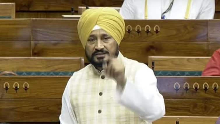 Charanjit Channi raised the issue of justice for Sidhu Moosewala and release of Amritpal Singh in Lok Sabha. ਚਰਨਜੀਤ ਚੰਨੀ ਨੇ ਲੋਕ ਸਭਾ 'ਚ ਚੁੱਕਿਆ ਸਿੱਧੂ ਮੂਸੇਵਾਲਾ ਲਈ ਇਨਸਾਫ਼ ਤੇ ਅੰਮ੍ਰਿਤਪਾਲ ਸਿੰਘ ਦੀ ਰਿਹਾਈ ਦਾ ਮੁੱਦਾ 