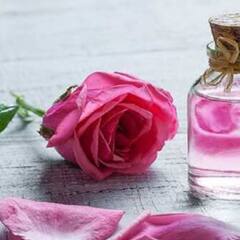 Rose Water : ਚਮਕਦਾਰ ਚਮੜੀ ਲਈ ਤੁਸੀਂ ਗੁਲਾਬ ਜਲ ਦੀ ਵਰਤੋਂ ਕਰ ਸਕਦੇ ਹੋ, ਅਪਣਾਓ ਆਹ ਟਿਪਸ