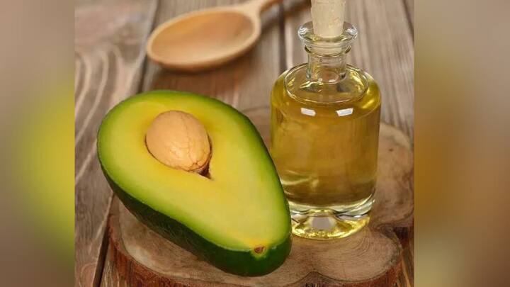 Avocado Oil: Avocado oil, made from pressed avocados, boasts a high smoke point of around 500°F (260°C). This makes it perfect for frying and sautéing. It has a rich, nutty flavour but is more expensive than other oils. Its high monounsaturated fat content offers numerous health benefits. (Image Source: Pinterest/ Stylecraze)