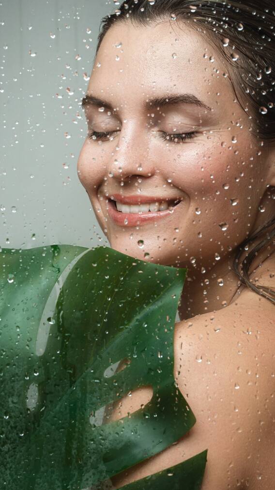 మాన్​సూన్ స్కిన్ కేర్ టిప్స్.. ఇలా చేస్తే గ్లో మీ సొంతం