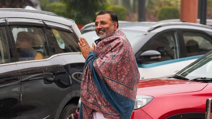 Nishikant Dubey In Parliament: झारखंड के गोड्डा से भाजपा सांसद निशिकांत दुबे ने लोकसभा सदन में एनआरसी लागू करने की बात की. इसके पीछे की क्या वजह है आपको बताते हैं.