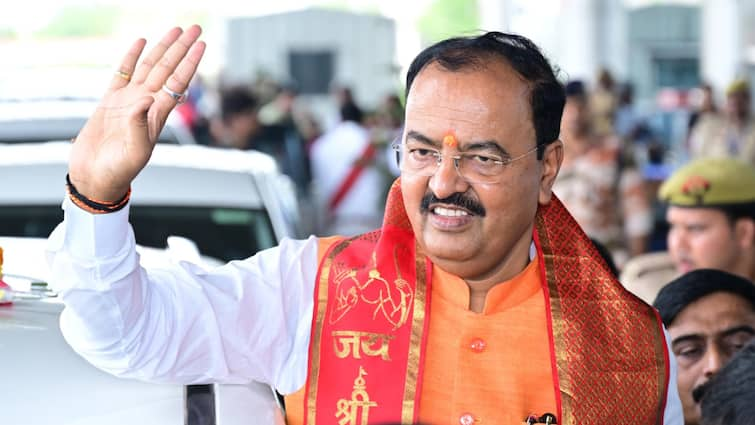 Keshav prasad maurya said Akhilesh back stabbed Shivpal Yadav 'अखिलेश ने शिवपाल यादव की पीठ में घोंपा छुरा..', केशव प्रसाद मौर्य ने किया बड़ा हमला