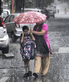 Delhi Weather: दिल्ली में भारी बारिश का अनुमान, IMD ने जारी किया येलो अलर्ट, अगले 5 दिन कैसा रहेगा मौसम?