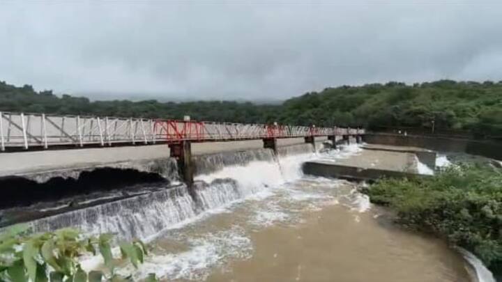 कोल्हापुरात पावसाची उघडझाप सुरु असली, तरी धरण क्षेत्रात जोरदार पाऊस सुरु आहे.