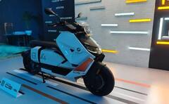 Photos: આ છે દેશનું સૌથી મોંઘુ ઇલેક્ટ્રિક સ્કૂટર 'BMW CE 04', સિંગલ ચાર્જમાં 130 કિમીની રેન્જ, કિંમત 15 લાખ રૂપિયા, જુઓ...