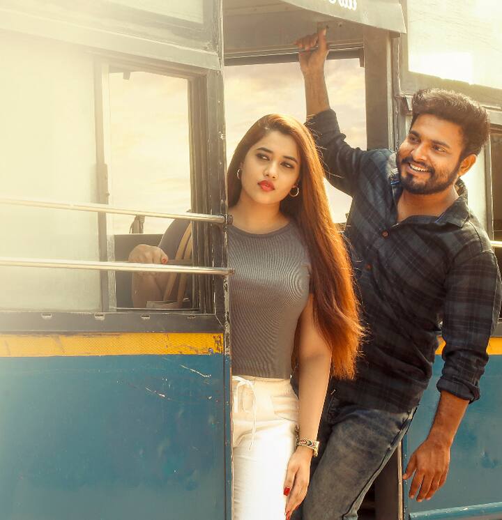 తెలుగులోనూ ఇటీవల డిఫరెంట్ కాన్సెప్ట్ బేస్డ్ సినిమాలు వస్తున్నాయి. అటువంటి చిత్రాల జాబితాలో 'రాజు యాదవ్' ఉంటుంది. టీవీ షోలతో టాలెంటెడ్ ఆర్టిస్ట్ అని పేరు తెచ్చుకున్న జబర్దస్త్ కమెడియన్ 'గెటప్' శ్రీను ఇందులో హీరో. క్రికెట్ బాల్ తగలడంతో ఎప్పుడూ నవ్వుతూ ఉండే లోపంతో తెరకెక్కింది. ఇందులో అంకిత ఖరత్ కథానాయికగా, ఆనంద చక్రపాణి హీరో తండ్రి పాత్రలో నటించారు. 