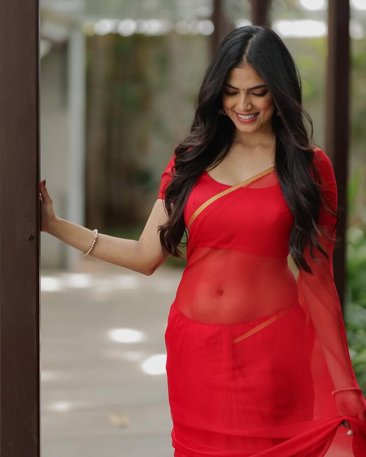 இன்ஸ்டாவில் அதிக ரசிகர்களை கொண்ட இவர், போட்டோஷூட் செய்து சில புகைப்படங்களை பதிவிட்டுள்ளார்.