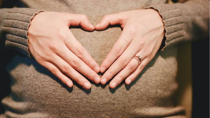 মা হওয়া মুখের কথা নয়। বিশেষ করে আজকের দিনে, ব্যস্ততায় ভরা জীবনে মা হওয়ার বেশ কষ্টকর। কেরিয়ার, সংসার সব সামলে নতুন সদস্যের জন্যও আলাদা করে ভাবনা-চিন্তা। আবার নিজের শরীরকে মা হওয়ার উপযুক্ত করে তোলার দায়িত্বও রয়েছে।