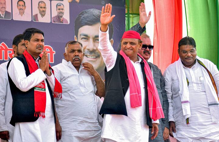 सपा अध्यक्ष ने इस दौरान अहम टिप्पणी की और कहा,