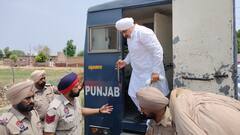 Punjab News: ਪਿਤਾ ਦੇ ਅੰਤਿਮ ਸਸਕਾਰ 'ਚ ਪਹੁੰਚਿਆ ਜਗਦੀਸ਼ ਭੋਲਾ, ਕਿਹਾ- ਸਾਰੀਆਂ ਸਿਆਸੀ ਪਾਰਟੀਆਂ ਨੇ ਮੈਨੂੰ ਫਸਾਇਆ, ਜੇ ਮੈਂ ਗ਼ਲਤ ਤਾਂ ਫਾਹੇ ਲਾ ਦਿਓ