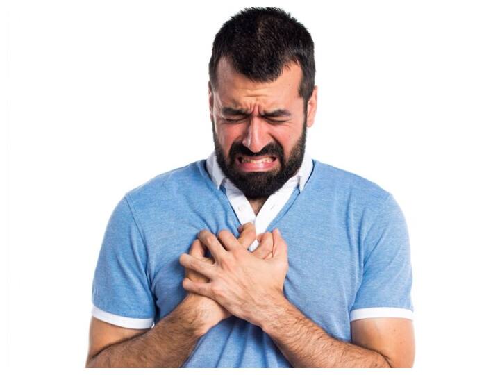 ब्लड प्रेशर बढ़ना: ठंड में ब्लड प्रेशर बढ़ सकता है, जिससे हार्ट पर ज्यादा दबाव पड़ता है और हार्ट अटैक का खतरा बढ़ जाता है.