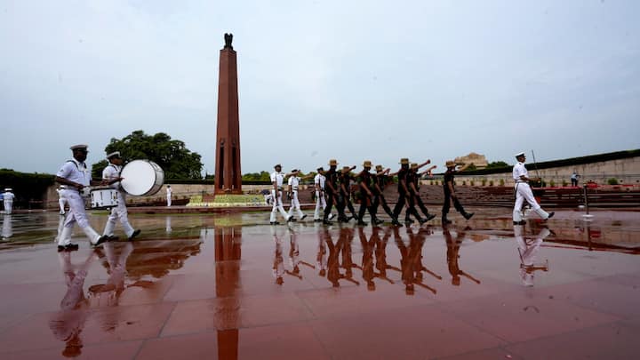 Chief of Defence Staff Gen Anil Chauhan and all ranks of the armed forces also recalled the supreme sacrifice of the Bravehearts. (Image: PTI)