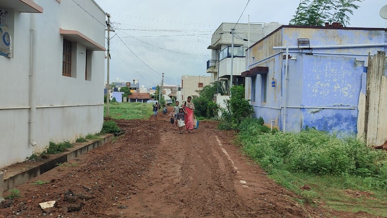 Abp Nadu Impact Renovation of muddy roads vellalur in Coimbatore District - TNN Abp Nadu Impact: கோவையில் சேறும் சகதியுமாக இருந்த சாலைகள் சீரமைப்பு; விரைவாக தார்ச்சாலை அமைக்க மக்கள் கோரிக்கை