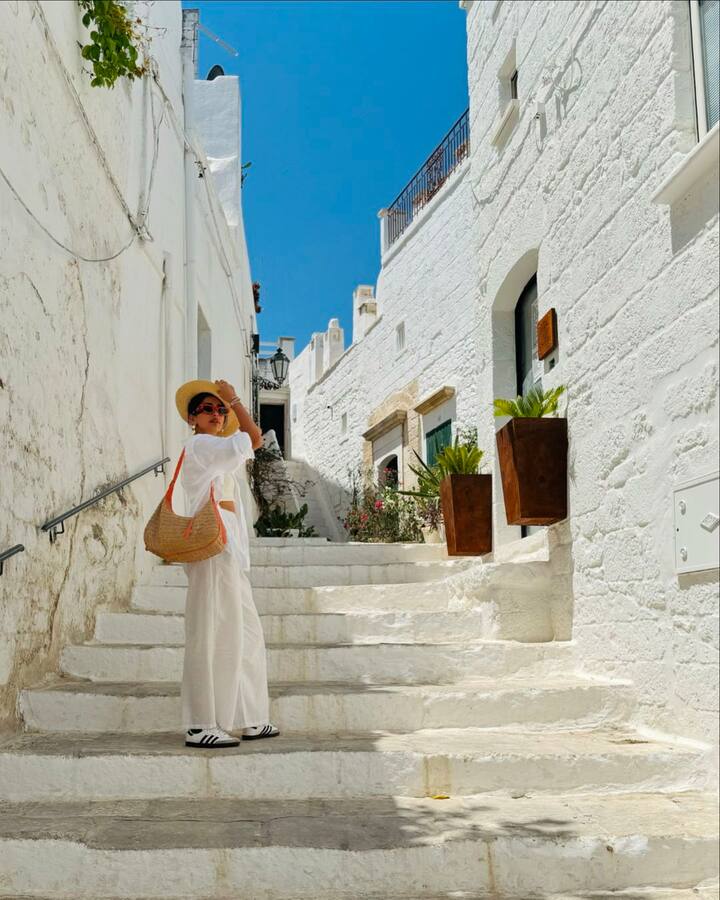 Pooja Hegde treated fans with pictures from her Italian vacation