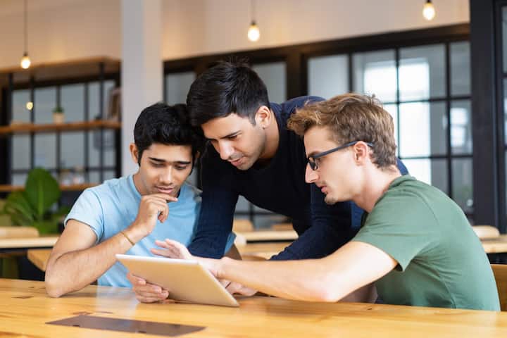 ऐसा इसलिए किया गया है कि ब्रांच बदलने के लिए जरूरी नंबर लाने के लिए कैंडिडेट्स स्ट्रेस न लें. एक रिपोर्ट में सामने आया है कि करीब 50 परसेंट स्टूडेंट्स ये चाहते हैं कि वे पहले साल के अंत में अपनी ब्रांच बदल लेंगे.