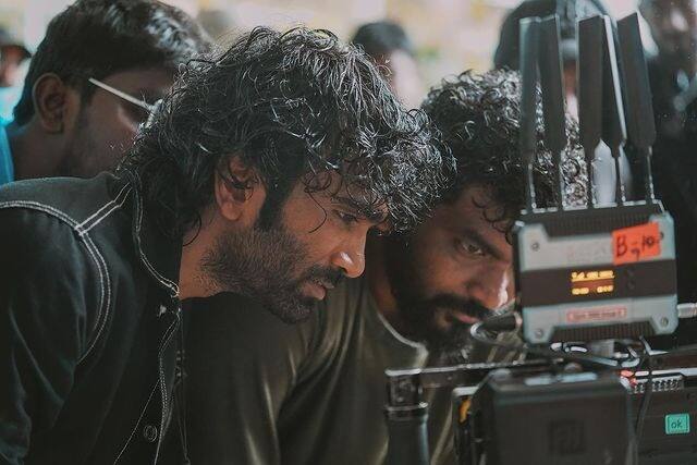இப்படத்தில் எஸ் ஜே சூர்யா, கீர்த்தி ஷெட்டி, யோகி பாபு ஆகியோர் முக்கியமான கதாபாத்திரத்தில் நடித்து வருகின்றனர்.